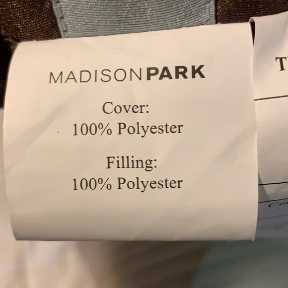 Decorative pillows - Picture 9 of 10